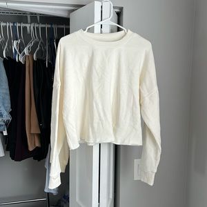 Colsie Cream Crop Pullover Sweatshirt, NWOT